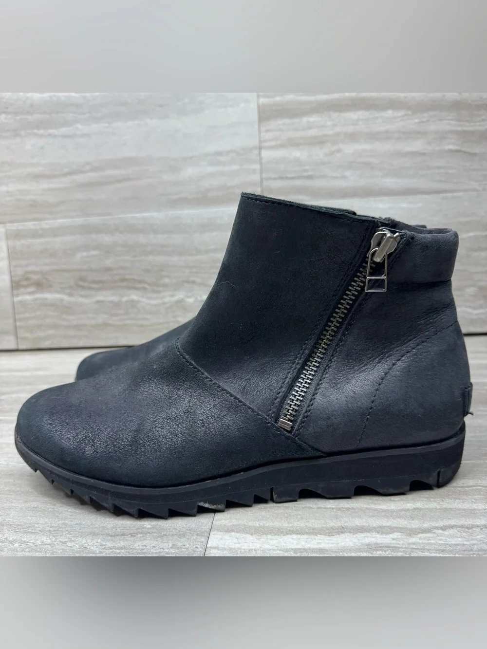Sorel Harlow Waterproof Zip Ankle Boots Womens Size 9